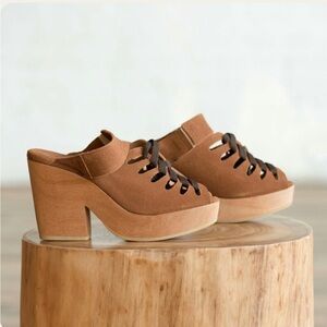 A Detacher Etta suede lace up clog platforms